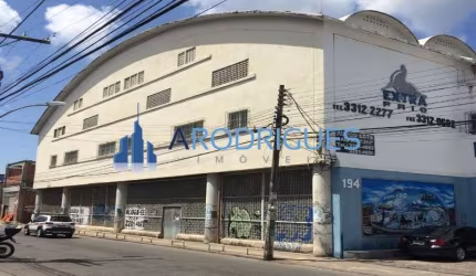 Galpão na Barão de Cotegipe - Calçada com 7.200 m² terreno e 4.866 m² área útil