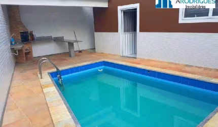 Casa para Locação  com 4/4  sendo 3 suítes ,armários, com piscina churrasqueira, dep empregada, garagem para 2 carros portão automatizado