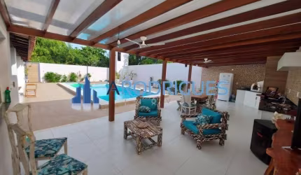 Imperdível! Casa à venda em Itacimirim, Camaçari-BA: 4 quartos, 4 suítes, 3 salas, 5 banheiros, 5 vagas, 500m² de área.