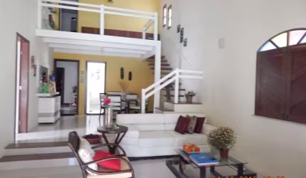 Casa ampla e elegante à venda ou locação em Pituaçu, Salvador-BA: 4 quartos, 1 suíte, 2 banheiros, 15 vagas de garagem, 600m².