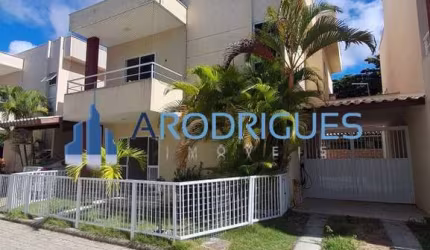 Imperdível Casa em Condomínio à Venda em Lauro de Freitas-BA, Bairro Buraquinho: 4 Quartos, 3 Suítes, 1 Banheiro, 2 Vagas, 174m².