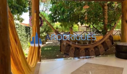 Casa de Luxo em Condomínio: 5 Quartos, 1 Suíte, 3 Vagas - Jaguaribe, Salvador-BA - Venda/Locação