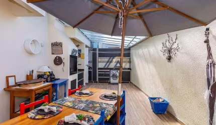 Sobrado com 4 dormitórios à venda, 190 m² por R$ 1.099.000,00 - Santa Felicidade - Curitiba/PR