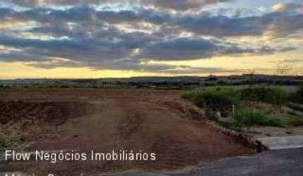 Terreno à venda - Condomínio Maria Cândida