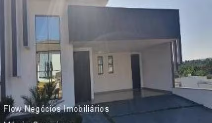 Linda casa no Condomínio Piemonte