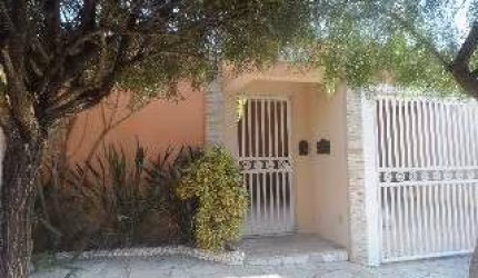 Bela casa em Indaiatuba no Jardim do Valle II com 3 dormitórios sendo uma suíte e área gourmet