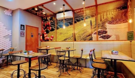 Venda: Cafeteria completa em atividade no centro de Maringá.