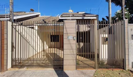 Casa à venda em Maringá, Parque Residencial Aeroporto, com 3 quartos, com 142 m²