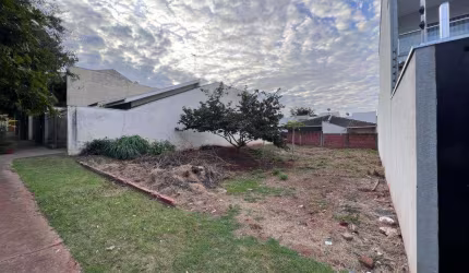 Terreno à venda em Maringá, Jardim Monte Rei, com 300 m²