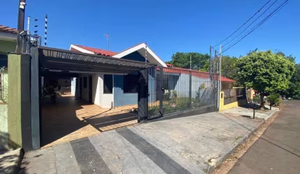 Casa à venda em Maringá, Parque das Laranjeiras, com 3 quartos, com 265 m²