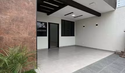 Casa à venda em Maringá, Jardim Araucária, com 3 quartos, com 105 m²