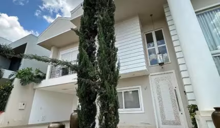 Sobrado à venda em Maringá, Zona 08, com 4 suítes, com 398 m², Mont Blanc