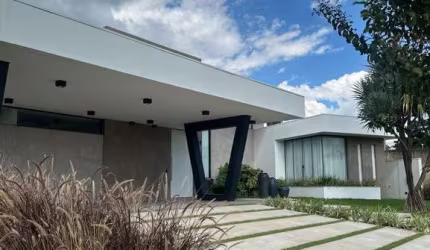 Casa à venda em Maringá, Parque das Grevíleas, com 3 suítes, com 416 m²