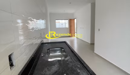 Vende-se linda geminada com projeto moderno