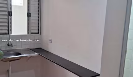 Kitnet para Locação em São Paulo, Vila Ipojuca, 1 dormitório, 1 suíte
