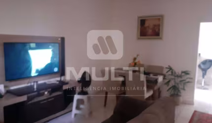Casa com 2 quartos à venda no Canaã, Uberlândia  por R$ 235.000