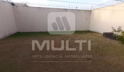 Casa com 3 quartos para alugar no Presidente Roosevelt, Uberlândia  por R$ 7.500