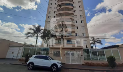 Apartamento com 3 quartos para alugar no Brasil, Uberlândia  por R$ 2.700
