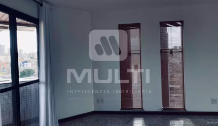 Apartamento com 3 quartos para alugar no Santa Maria, Uberlândia  por R$ 4.000