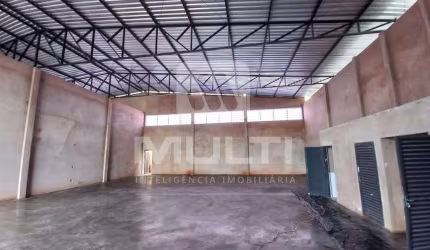 Barracão / Galpão / Depósito para alugar no Tibery, Uberlândia  por R$ 7.500