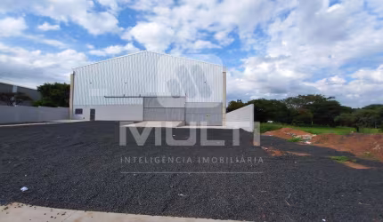 Barracão / Galpão / Depósito para alugar no Marta Helena, Uberlândia  por R$ 28.000