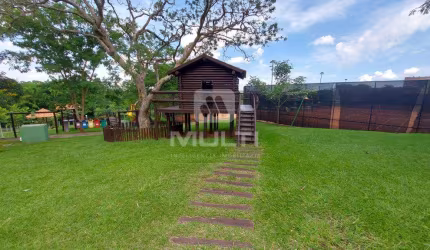 Casa em condomínio fechado com 4 quartos para alugar no Granja Marileusa, Uberlândia  por R$ 8.000
