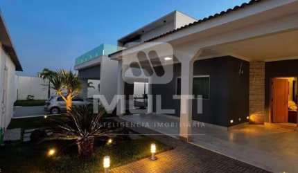 Casa com 3 quartos para alugar no Jardim Patrícia, Uberlândia  por R$ 16.000