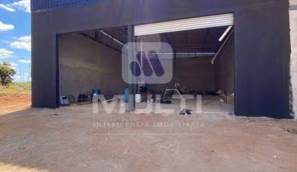 Barracão / Galpão / Depósito para alugar no Shopping Park, Uberlândia  por R$ 5.500