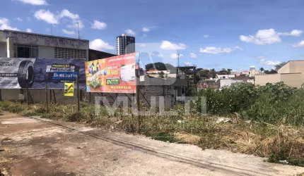Terreno comercial para alugar no Daniel Fonseca, Uberlândia  por R$ 1.400