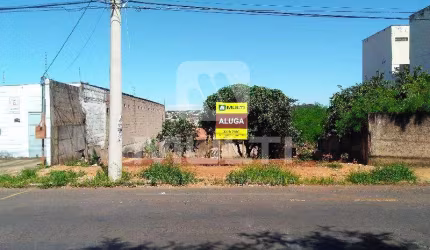 Terreno comercial para alugar no Daniel Fonseca, Uberlândia  por R$ 900