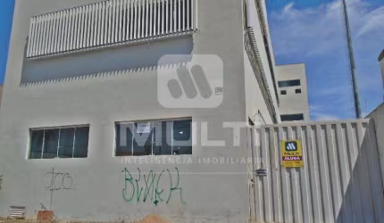 Terreno comercial para alugar em Carajás, Uberlândia  por R$ 6.500