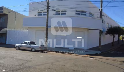 Barracão / Galpão / Depósito para alugar no Daniel Fonseca, Uberlândia  por R$ 15.000