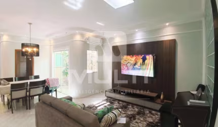 Casa com 4 quartos para alugar no Chácaras Tubalina, Uberlândia  por R$ 5.500