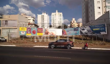 Terreno comercial para alugar em Saraiva, Uberlândia  por R$ 20.000