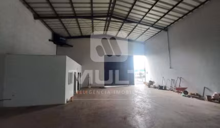 Barracão / Galpão / Depósito para alugar no Distrito Industrial, Uberlândia  por R$ 12.000