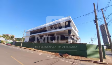 Sala comercial para alugar no Morada da Colina, Uberlândia  por R$ 7.500