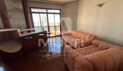 Apartamento com 4 quartos para alugar no Martins, Uberlândia  por R$ 5.000