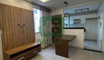 Apartamento com 2 quartos para alugar no Shopping Park, Uberlândia  por R$ 1.100