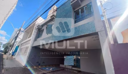 Apartamento com 2 quartos para alugar no Centro, Uberlândia  por R$ 8.600