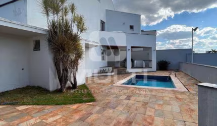 Casa com 4 quartos para alugar no Morada da Colina, Uberlândia  por R$ 10.000