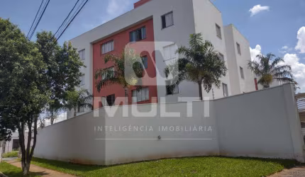 Apartamento com 2 quartos para alugar no Chácaras Tubalina, Uberlândia  por R$ 2.000