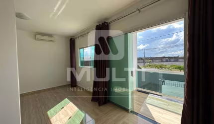 Casa com 3 quartos para alugar no Santa Mônica, Uberlândia  por R$ 4.900
