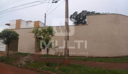 Casa com 4 quartos para alugar no Morada da Colina, Uberlândia  por R$ 4.200