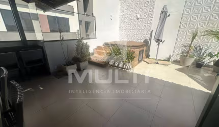 Cobertura com 3 quartos para alugar no Santa Mônica, Uberlândia  por R$ 5.500
