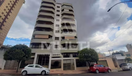Apartamento com 4 quartos para alugar no Martins, Uberlândia  por R$ 3.500
