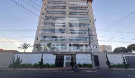 Apartamento com 3 quartos para alugar no Santa Mônica, Uberlândia  por R$ 4.000