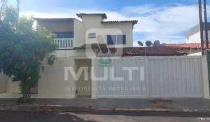Barracão / Galpão / Depósito para alugar no Umuarama, Uberlândia  por R$ 4.000