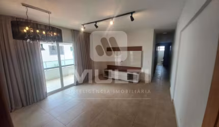 Apartamento com 3 quartos para alugar no Copacabana, Uberlândia  por R$ 3.300
