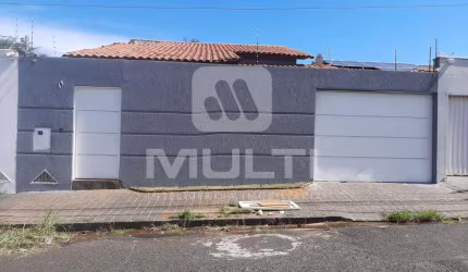 Casa com 4 quartos para alugar no Nova Uberlândia, Uberlândia  por R$ 3.500