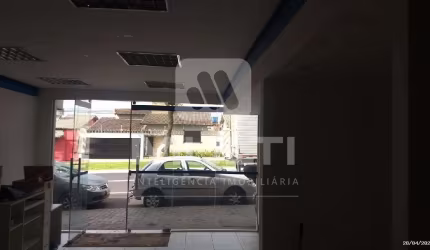 Sala comercial para alugar no Conjunto Segismundo Pereira, Uberlândia  por R$ 2.500